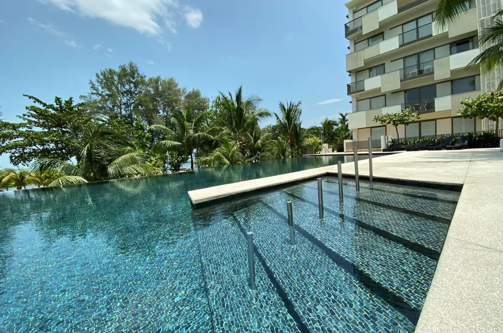 By The Sea Cozy Beachfront Home 253 바투 페링기 아파트