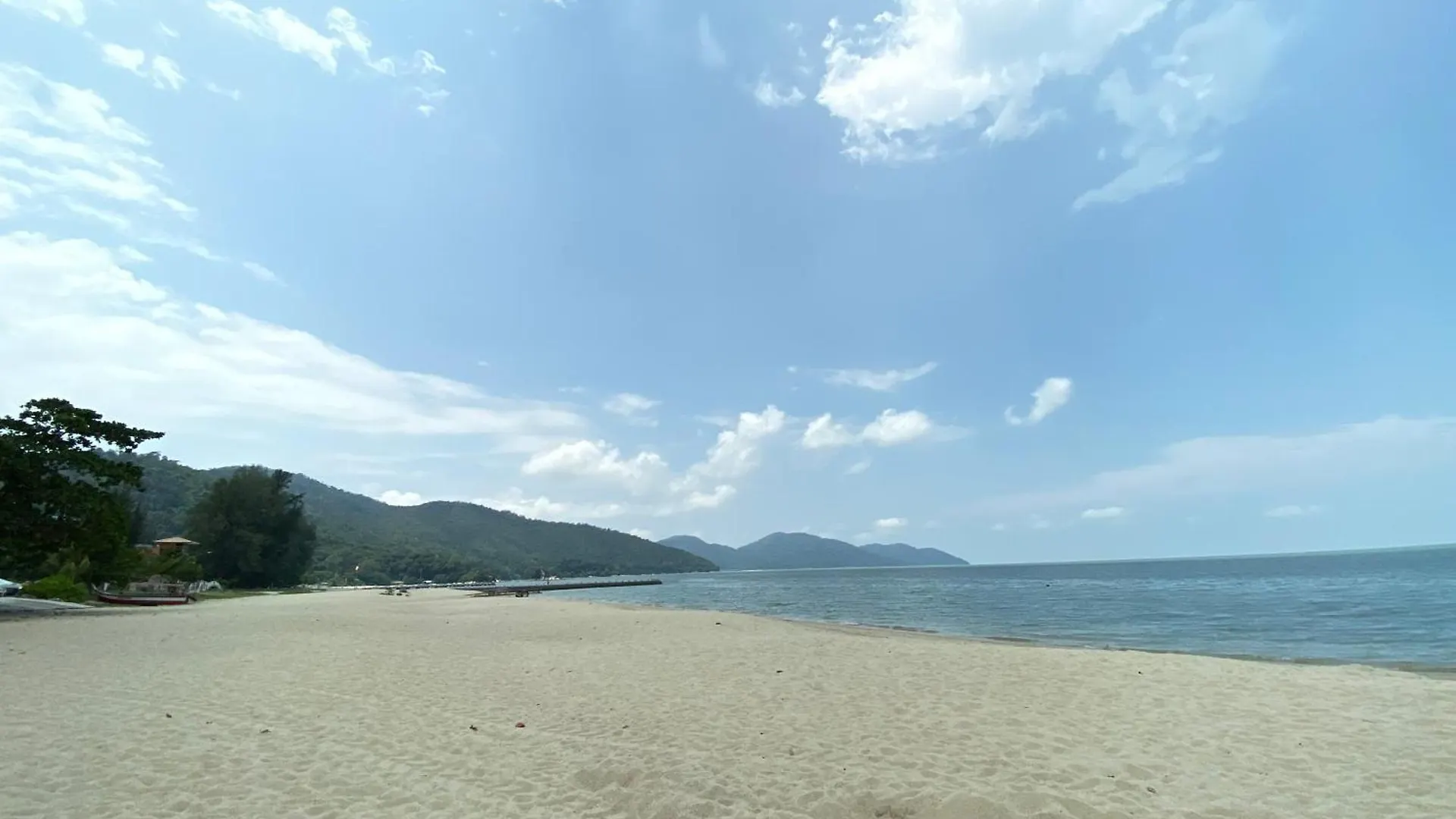 By The Sea Cozy Beachfront Home 253 バツーフェリンギビーチ マレーシア